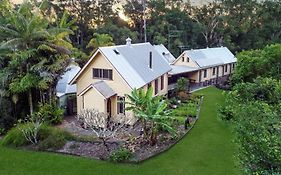Glasshouse Mountains Ecolodge